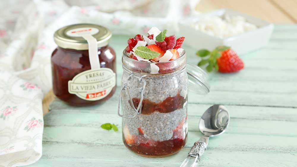 Delicioso pudin de chía con mermelada de fresa de La Vieja Fábrica Delicioso pudin de chía con mermelada de fresa de La Vieja Fábrica