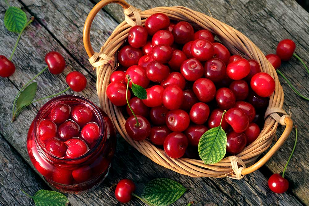 Frutas de primavera imprescindibles - La Vieja Fábrica Frutas de primavera imprescindibles